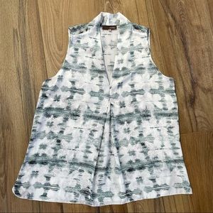 CROSBY. sleeves white grey sleeveless blouse Top L